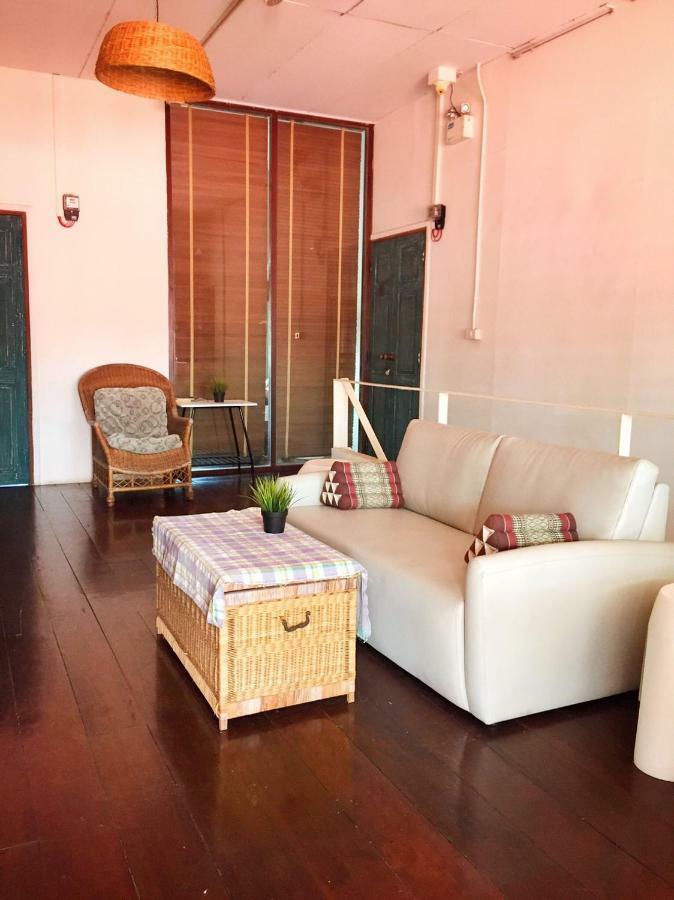 Baan Rare Guesthouse Udon Thani Exterior photo